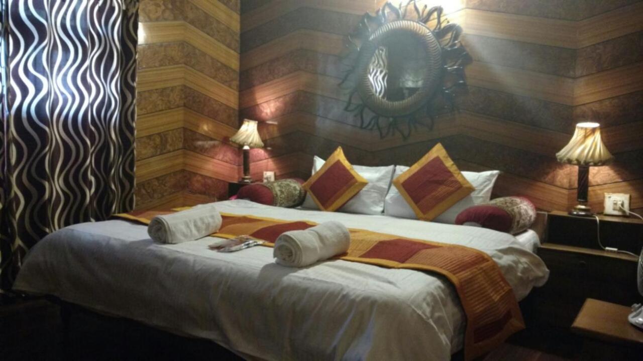 Goroomgo Ankur Lake View Mall Road Nainital - Prime Location With Luxury Room Zewnętrze zdjęcie